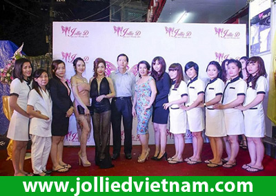 Hot girl Linh Jollie tưng bừng khai trương Jollie D Spa TP.HCM